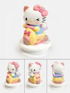 凯蒂猫坐摇马